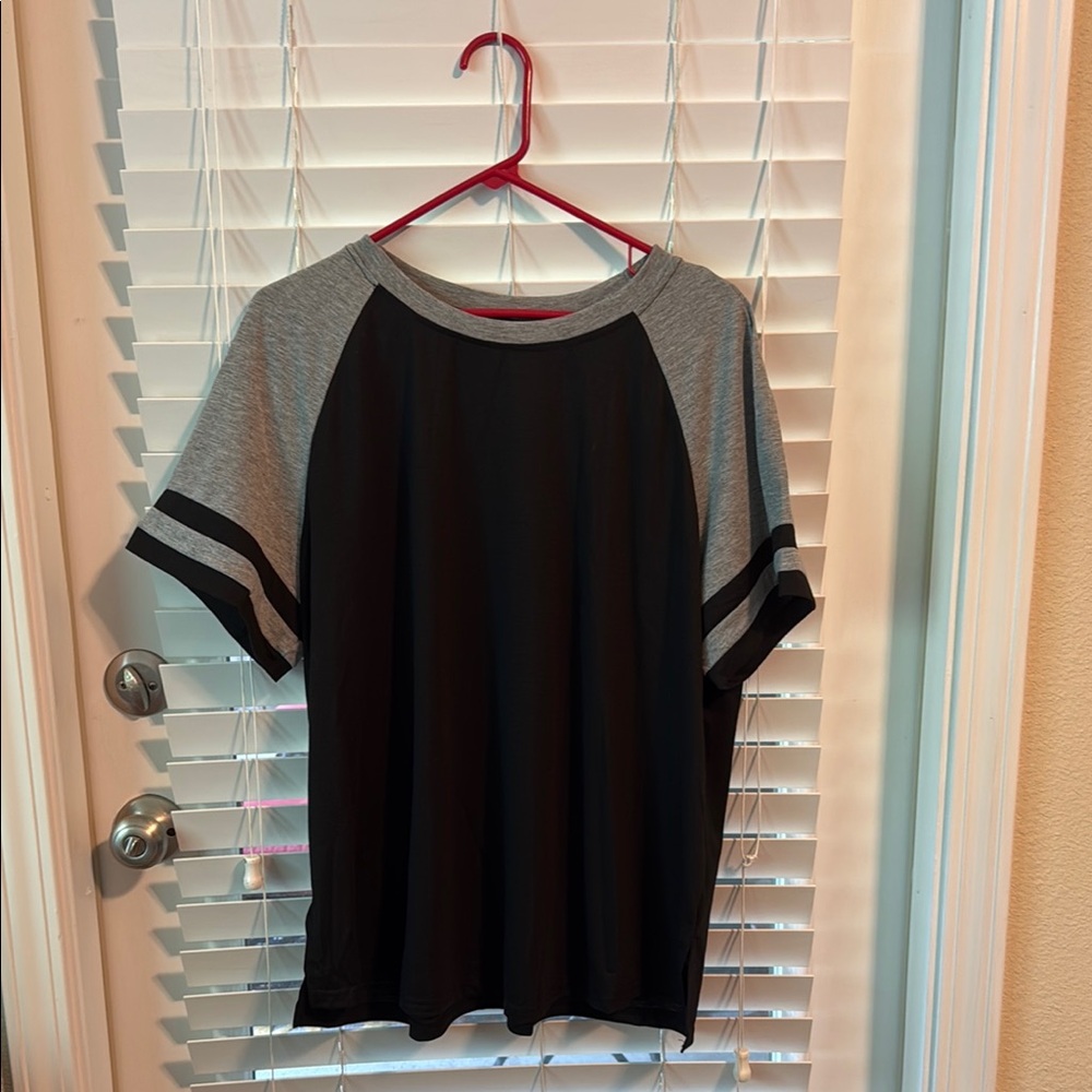 SHEIN Black and Gray Raglan Short Sleeve Tee 1XL